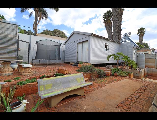 3 BEDROOM HOUSE FOR SALE IN WESTDENE